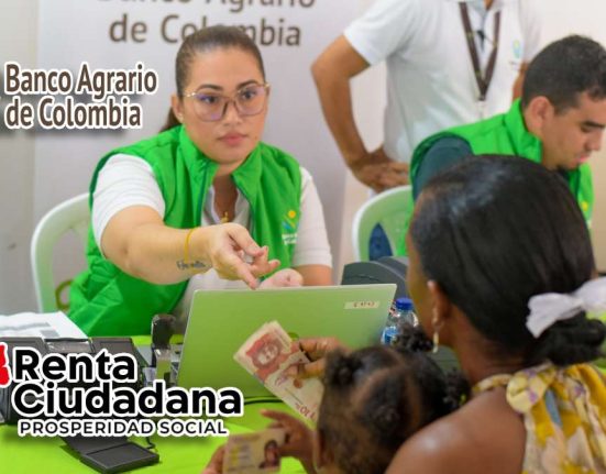 Inicia el Quinto Ciclo de Pagos-MP Noticias, mujer entregando dinero a otra mujer con niña en brazos, logo del banco agrario ,logo de renta ciudadana
