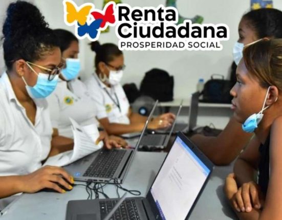 Registrar y Actualizar Datos-MP Noticias, grupo de mujeres consultando en el computador, logo de renta ciudadana
