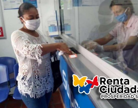 Últimos días para Cobrar el Subsidio-MP Noticias, mujer cobrando en las oficinas de renta ciudadana, logo de Renta Ciudadana