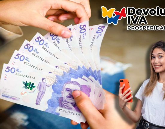 Link Oficial Aquí-MP Noticias, imagen de manos con billetes de 50 mil pesos colombianos, logo de devolución del IVA, imagen de chica alegre con celular en la mano