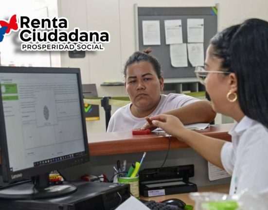Prosperidad Social-MP Noticias, imagen de mujer cobrando
